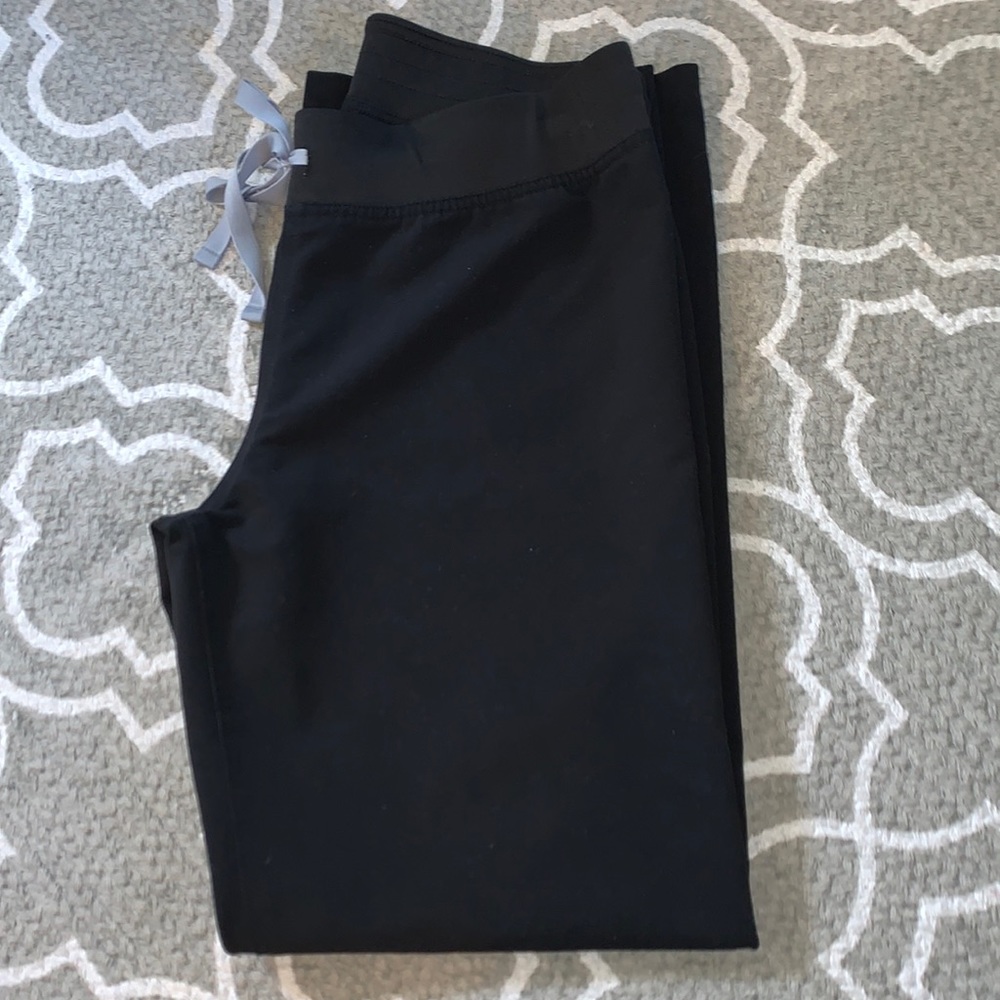 FIGS Scrubs Black
